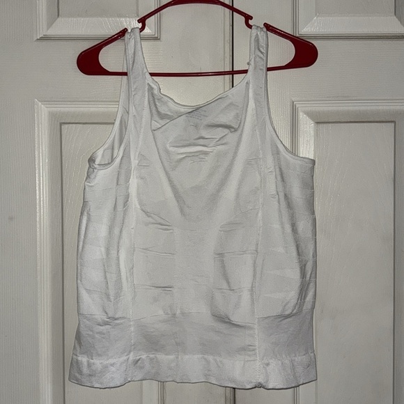 Shaperluv White Compression Tank - Picture 3 of 4
